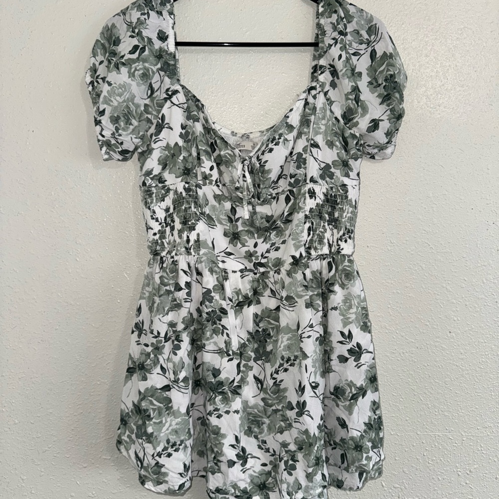 Hollister White and Green Leaf Print Romper